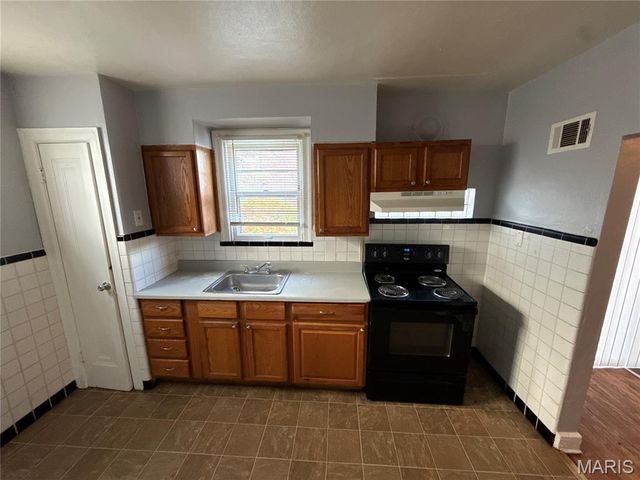 8841 Jennings Station Road, Jennings, MO 63136