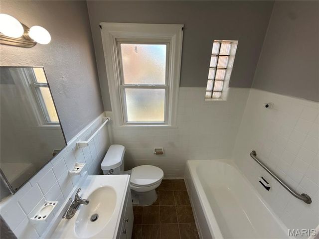 8841 Jennings Station Road, Jennings, MO 63136