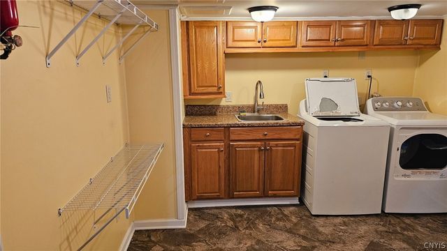 117 KIMBERLY Dr W, Camillus, NY 13219