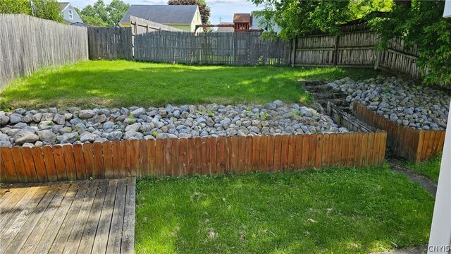 117 KIMBERLY Dr W, Camillus, NY 13219