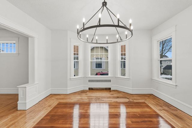 295 Newbury St, Fall River, MA 02720