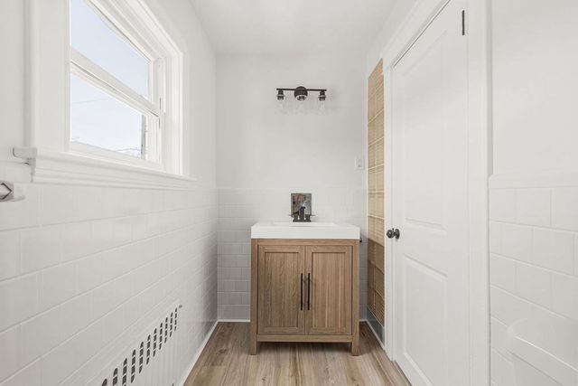 295 Newbury St, Fall River, MA 02720