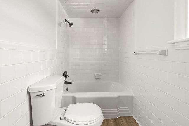 295 Newbury St, Fall River, MA 02720