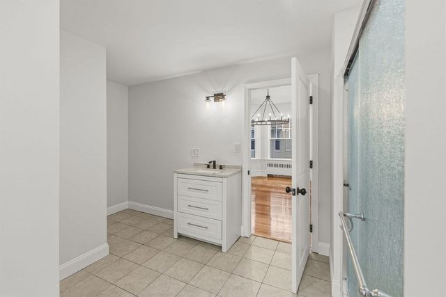 295 Newbury St, Fall River, MA 02720
