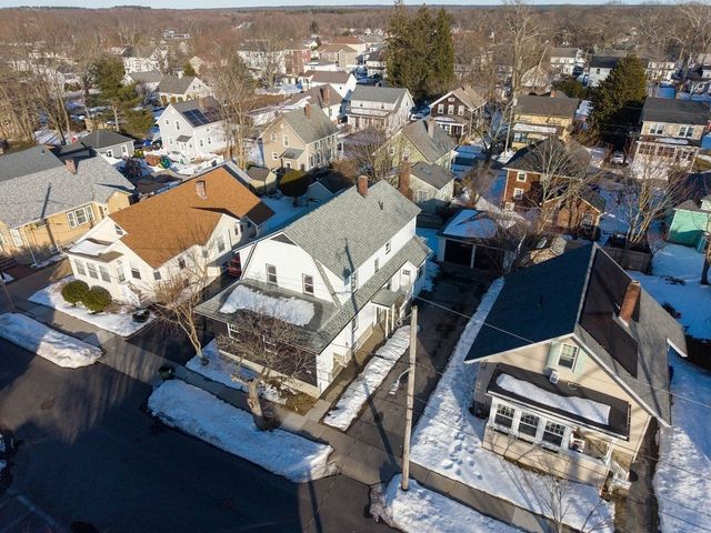 295 Newbury St, Fall River, MA 02720