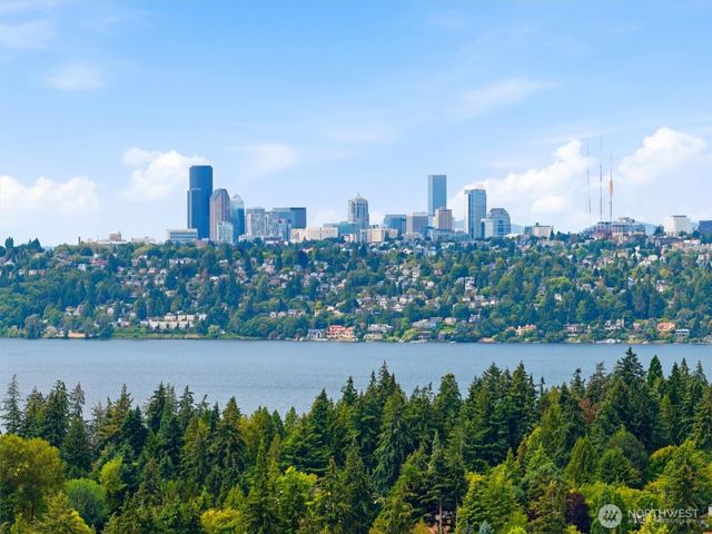 8900 NE 16th Street, Clyde Hill, WA 98004
