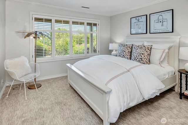 8900 NE 16th Street, Clyde Hill, WA 98004