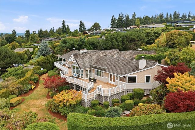 8900 NE 16th Street, Clyde Hill, WA 98004