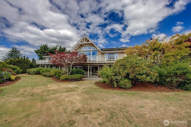 8900 NE 16th Street, Clyde Hill, WA 98004