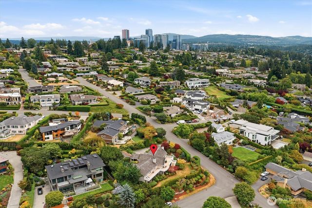 8900 NE 16th Street, Clyde Hill, WA 98004