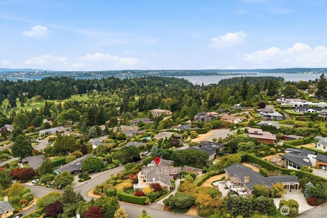 8900 NE 16th Street, Clyde Hill, WA 98004