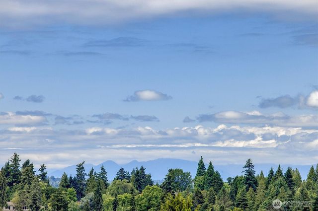 8900 NE 16th Street, Clyde Hill, WA 98004