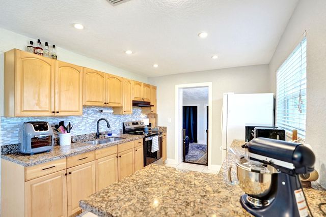5740 SW 38th Street, Davie, FL 33314