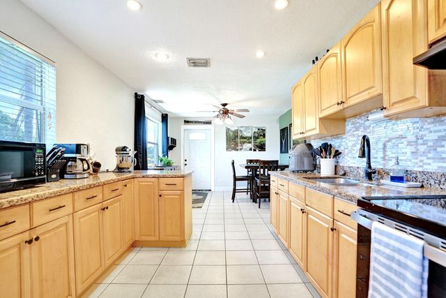 5740 SW 38th Street, Davie, FL 33314