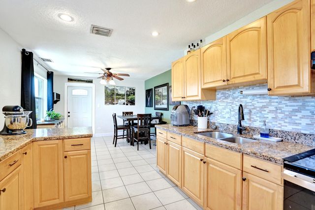 5740 SW 38th Street, Davie, FL 33314