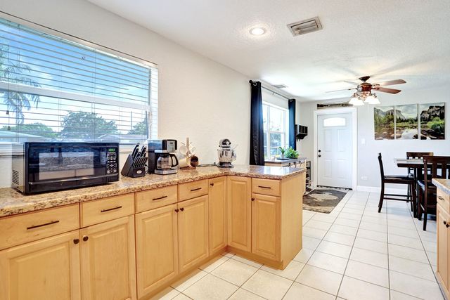 5740 SW 38th Street, Davie, FL 33314