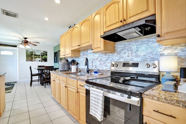 5740 SW 38th Street, Davie, FL 33314