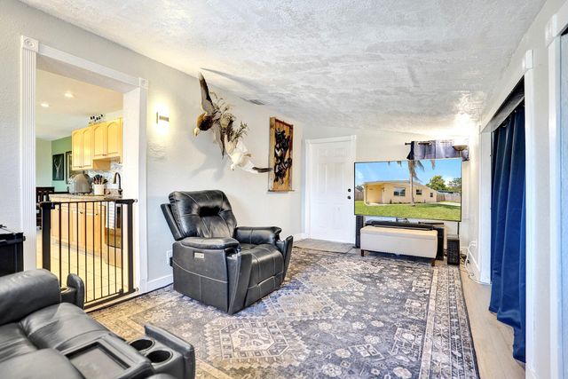 5740 SW 38th Street, Davie, FL 33314