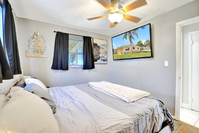 5740 SW 38th Street, Davie, FL 33314