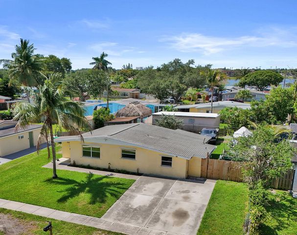 5740 SW 38th Street, Davie, FL 33314