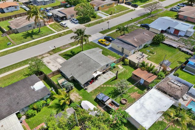 5740 SW 38th Street, Davie, FL 33314