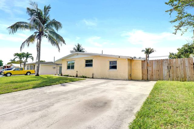 5740 SW 38th Street, Davie, FL 33314