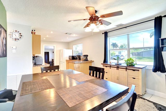 5740 SW 38th Street, Davie, FL 33314