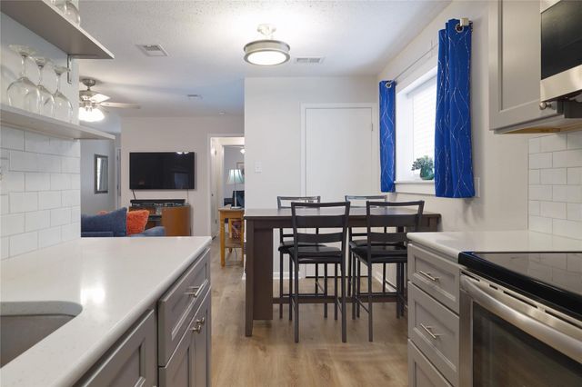 7406 Shadow Hill DR 108, Austin, TX 78731