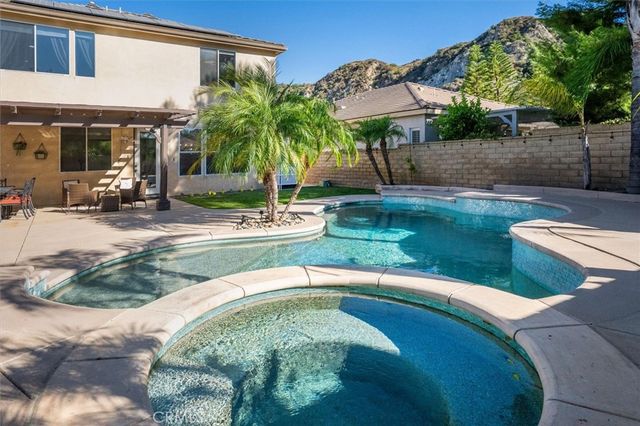 25443 Hopkins Place, Stevenson Ranch, CA 91381