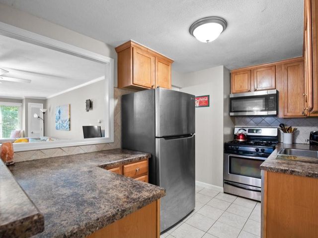 7 Wake Robin Road 310, Lincoln, RI 02865