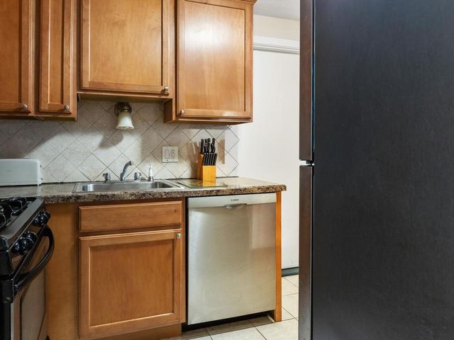 7 Wake Robin Road 310, Lincoln, RI 02865