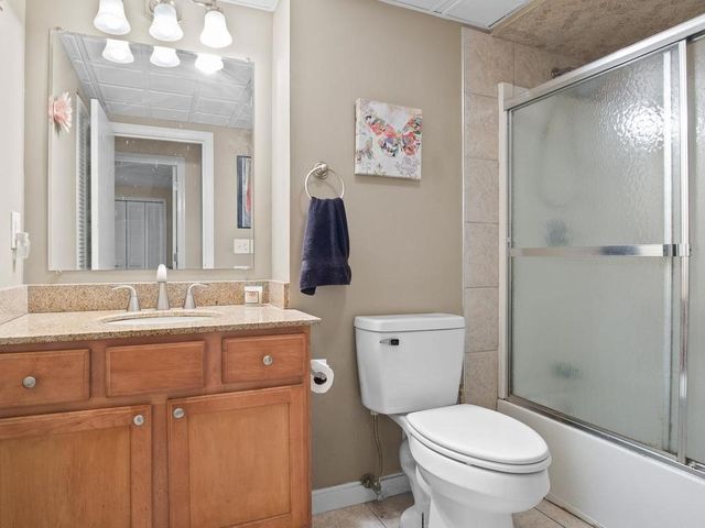 7 Wake Robin Road 310, Lincoln, RI 02865