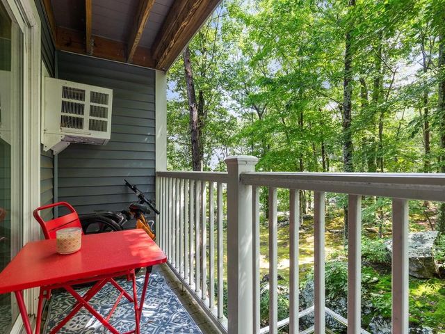 7 Wake Robin Road 310, Lincoln, RI 02865