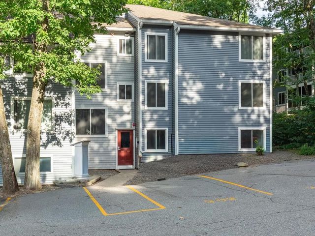 7 Wake Robin Road 310, Lincoln, RI 02865