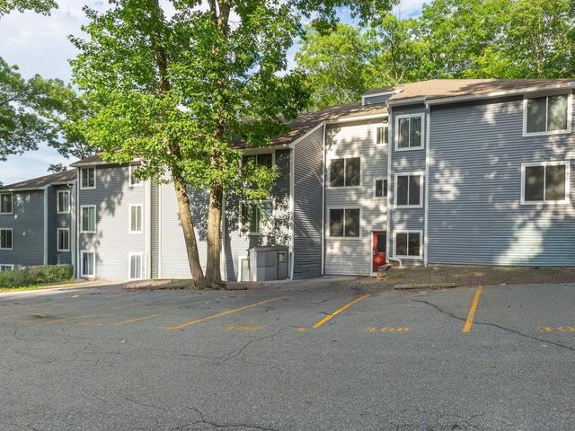 7 Wake Robin Road 310, Lincoln, RI 02865