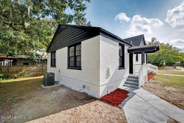 245 E 46TH Street, Jacksonville, FL 32208