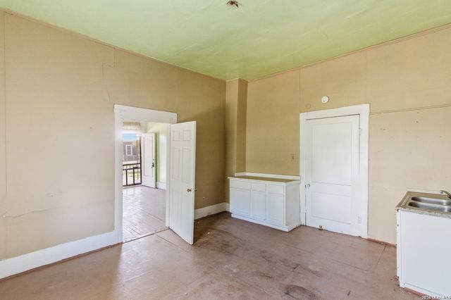 221 LEIGH ST, San Antonio, TX 78210