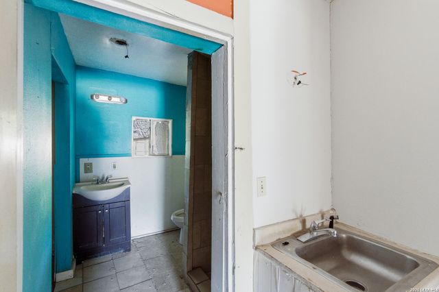 221 LEIGH ST, San Antonio, TX 78210