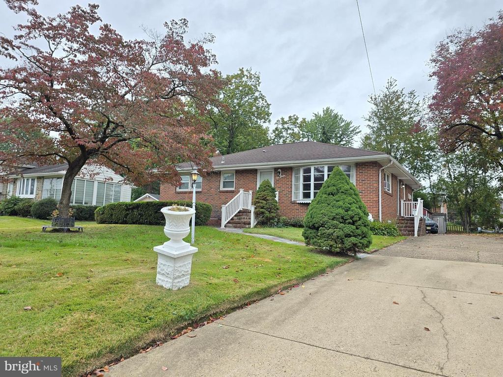 111 W MIAMI AVE, Cherry Hill, NJ 08002