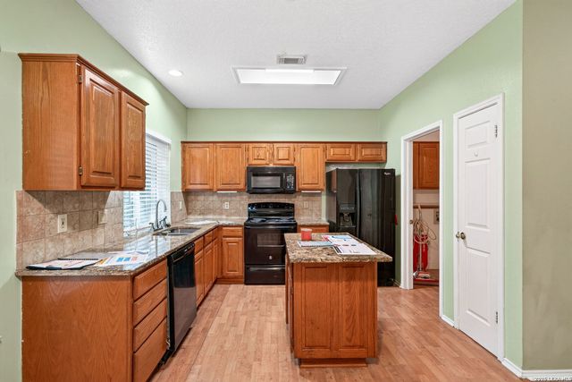 1527 Firwick, San Antonio, TX 78253