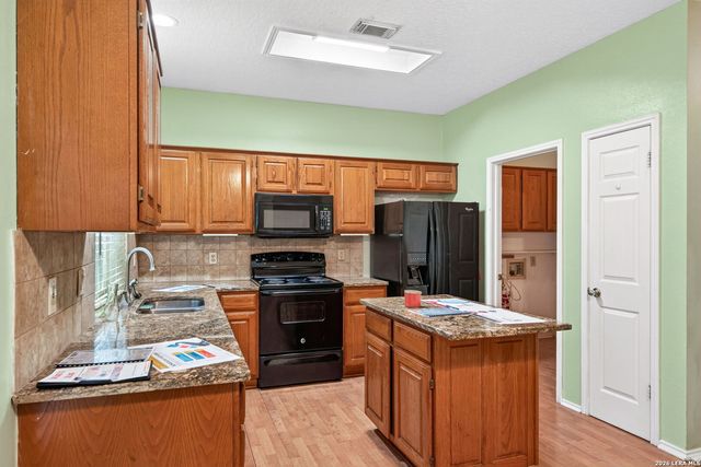 1527 Firwick, San Antonio, TX 78253