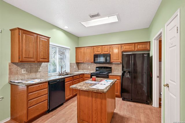 1527 Firwick, San Antonio, TX 78253