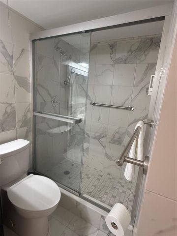 32 Abbey Lane 207, Delray Beach, FL 33446