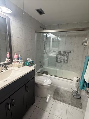 32 Abbey Lane 207, Delray Beach, FL 33446