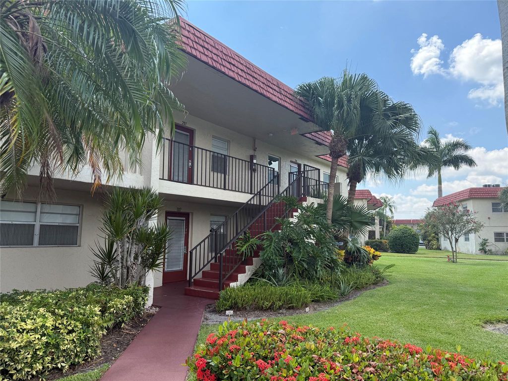 32 Abbey Lane 207, Delray Beach, FL 33446