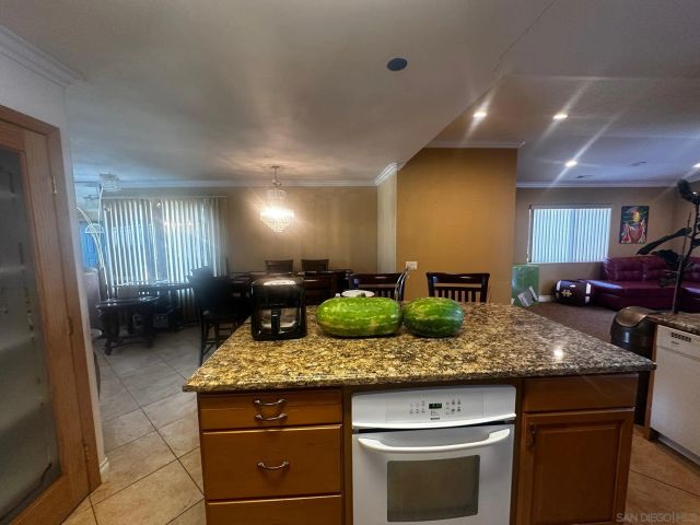 5935 Flipper Dr, San Diego, CA 92114