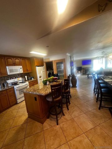 5935 Flipper Dr, San Diego, CA 92114