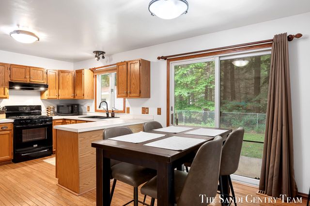 18362 168th Avenue, Spring Lake Twp, MI 49456