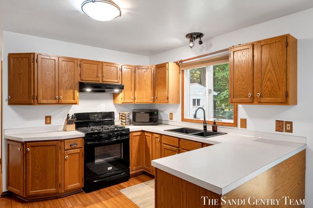 18362 168th Avenue, Spring Lake Twp, MI 49456