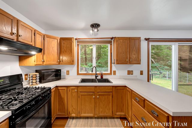 18362 168th Avenue, Spring Lake Twp, MI 49456